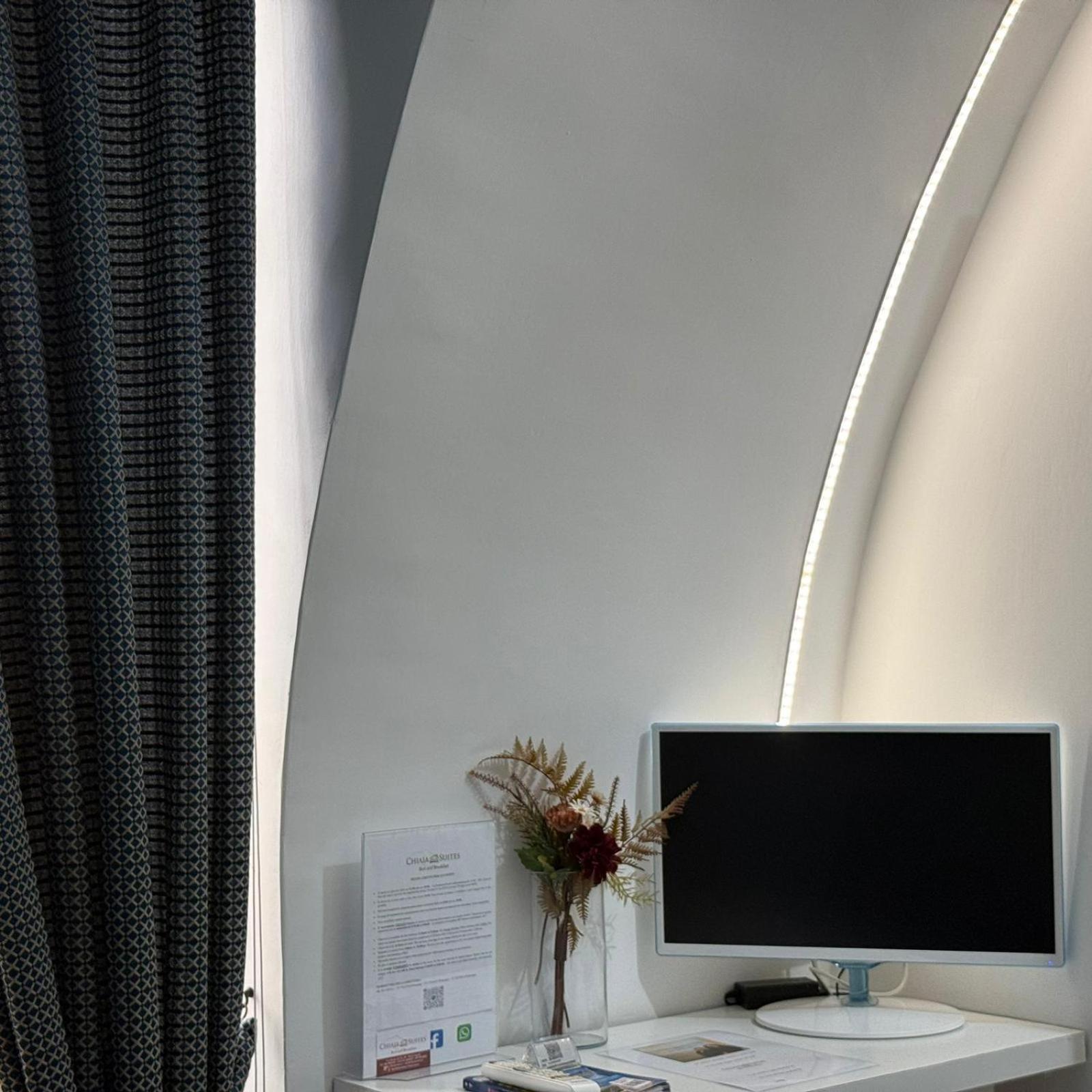 Chiaia Suites Neapel Rum bild