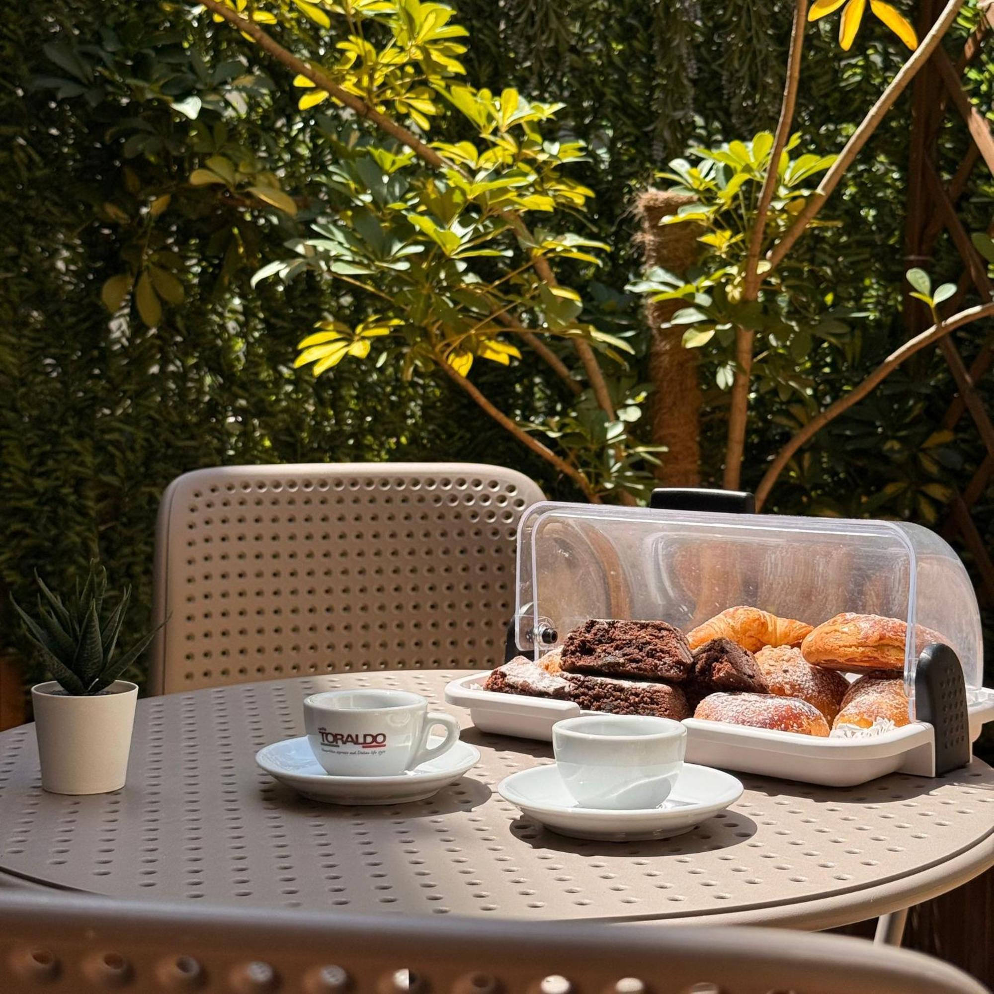Chiaia Suites Neapel Rum bild